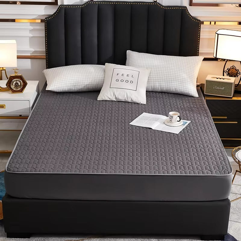 Waterproof Hypoallergenic Mattress Protector — Sleep Clean & Dry Every Night