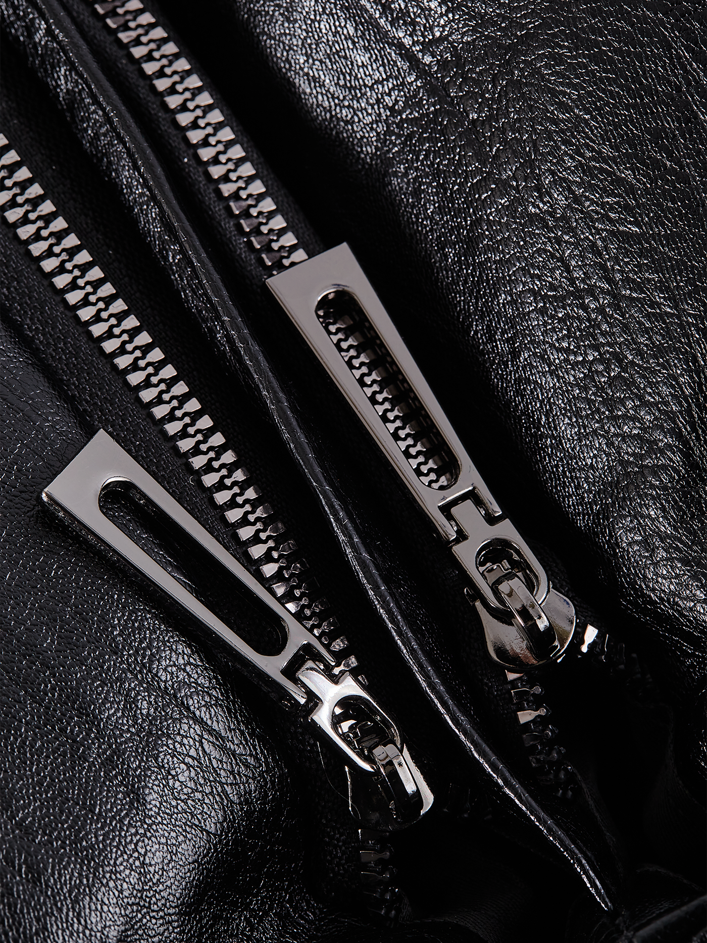 Naomi's Stylish Urban Handbag