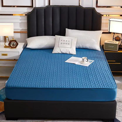 Waterproof Hypoallergenic Mattress Protector — Sleep Clean & Dry Every Night
