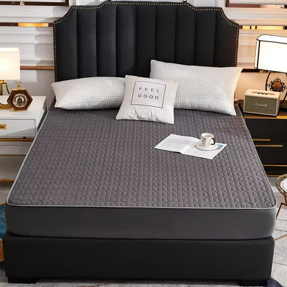 Waterproof Hypoallergenic Mattress Protector — Sleep Clean & Dry Every Night