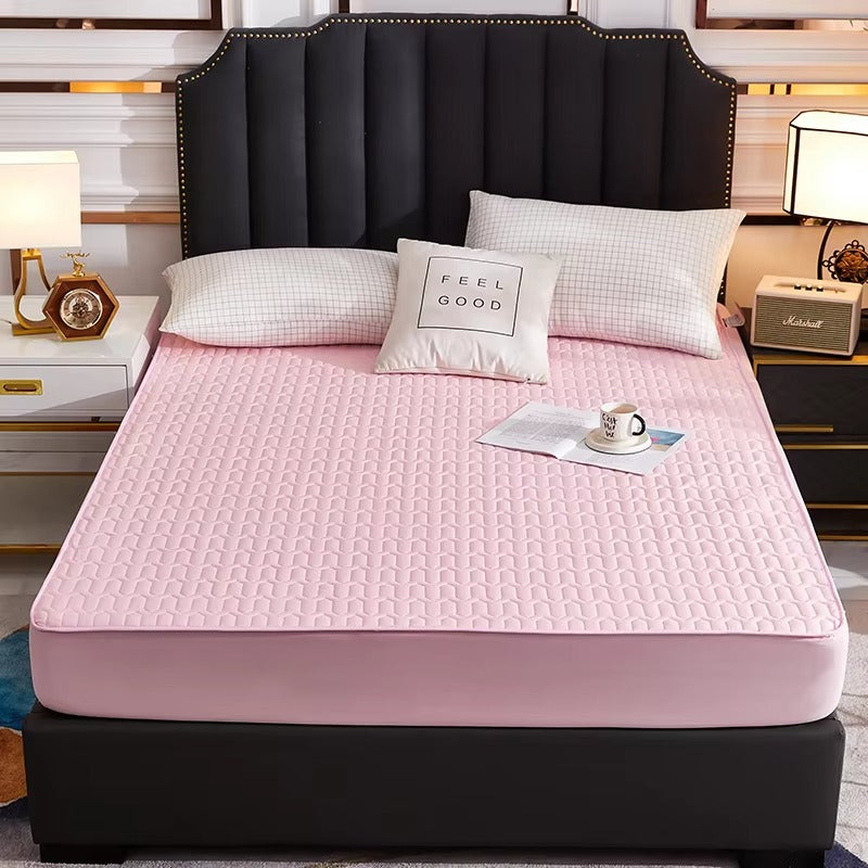 Waterproof Hypoallergenic Mattress Protector — Sleep Clean & Dry Every Night